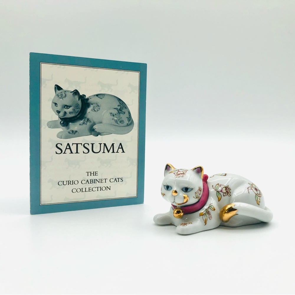 The Franklin Mint Curio Cabinet Cats - Satsuma